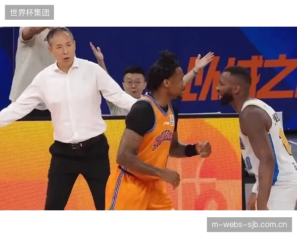 北京北汽赛季高开低走，主帅许利民虽常规赛战绩稳定，但临场调整能力备受质疑。